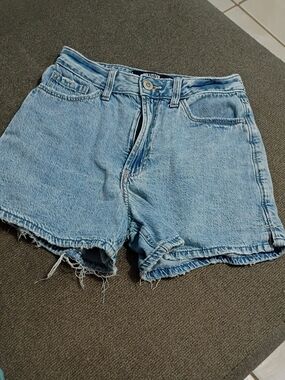Hollister Short Denim Ultra High Rise